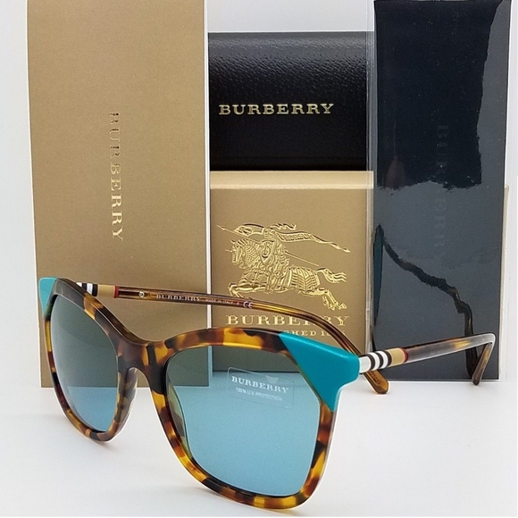 Burberry Accessories - Burberry Sunglasses